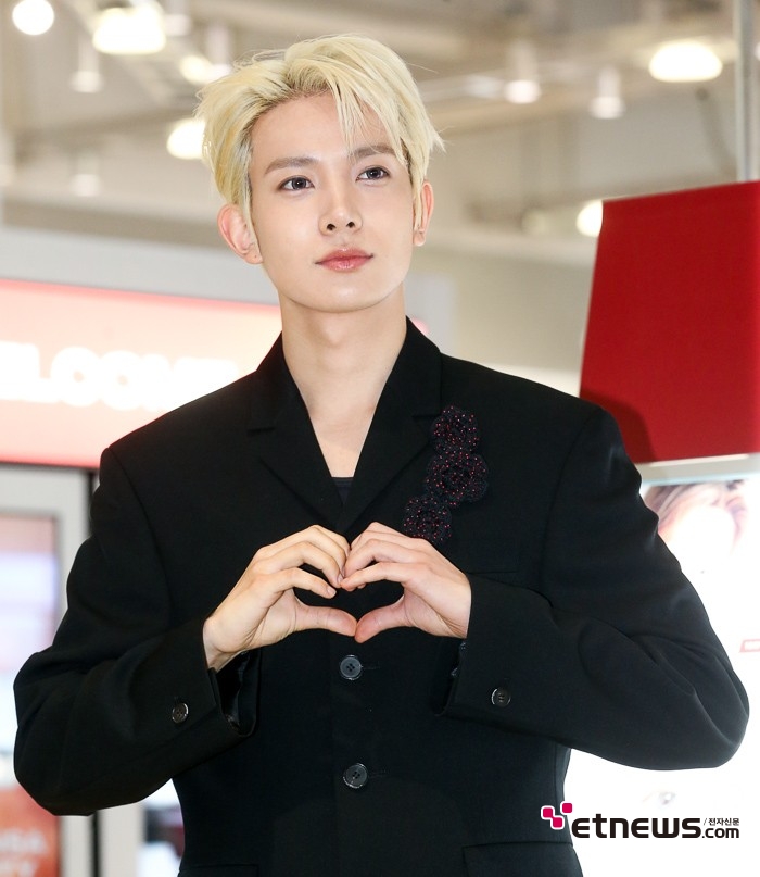 [ET포토] 에반, '판타지 찢고 나온 조각 외모'