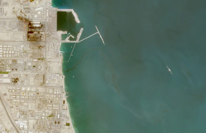 6일 쿠웨이트 해안 인근 기름 유출. 사진=유럽우주국(ESA) / 센티널 2호