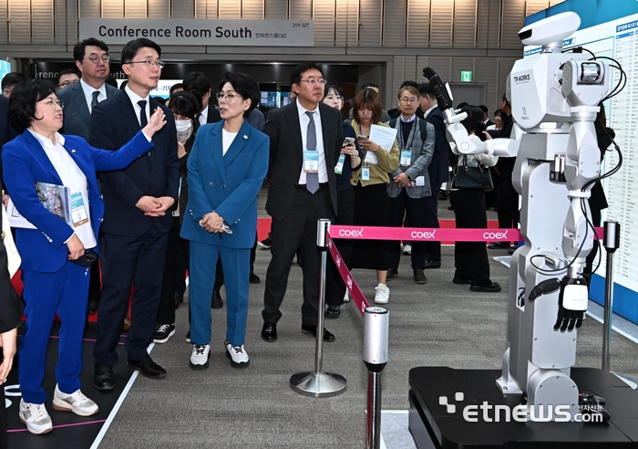 [포토] WIS2026, T로보틱스의 TR웍스