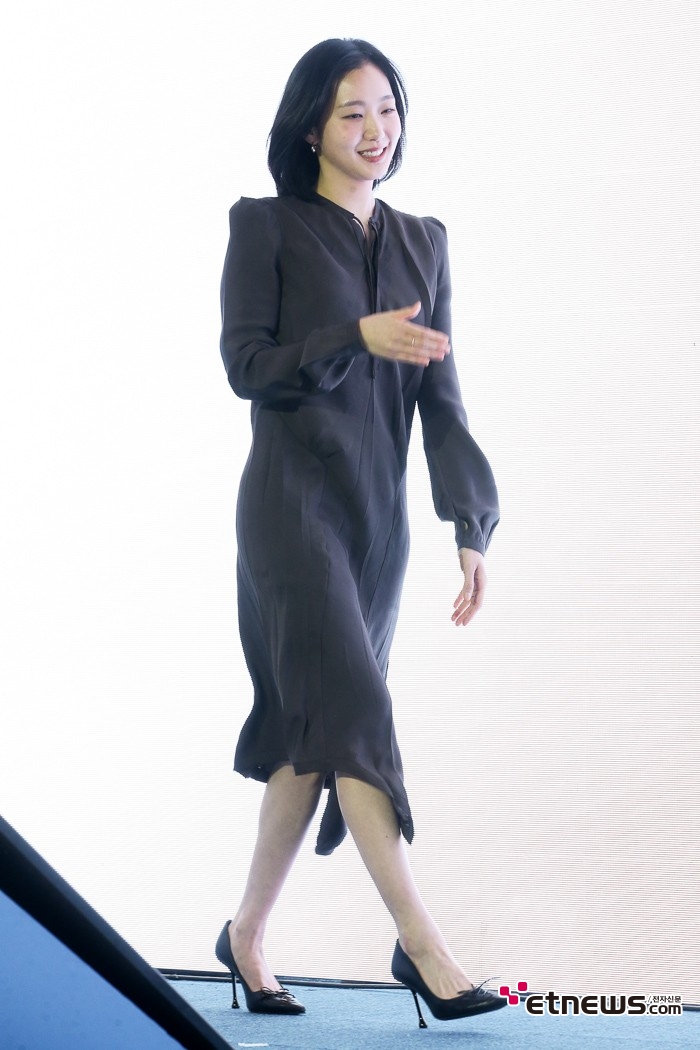 [ET포토] 김고은, '소재가 고급진 그레이 원피스'