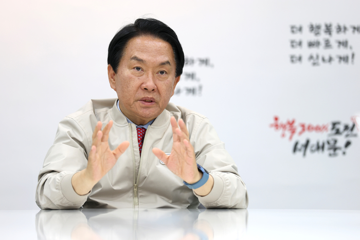 [서울 자치구청장 릴레이 인터뷰]〈15〉이성헌 서대문구청장 “사람 중심 AI로 행정 혁신”