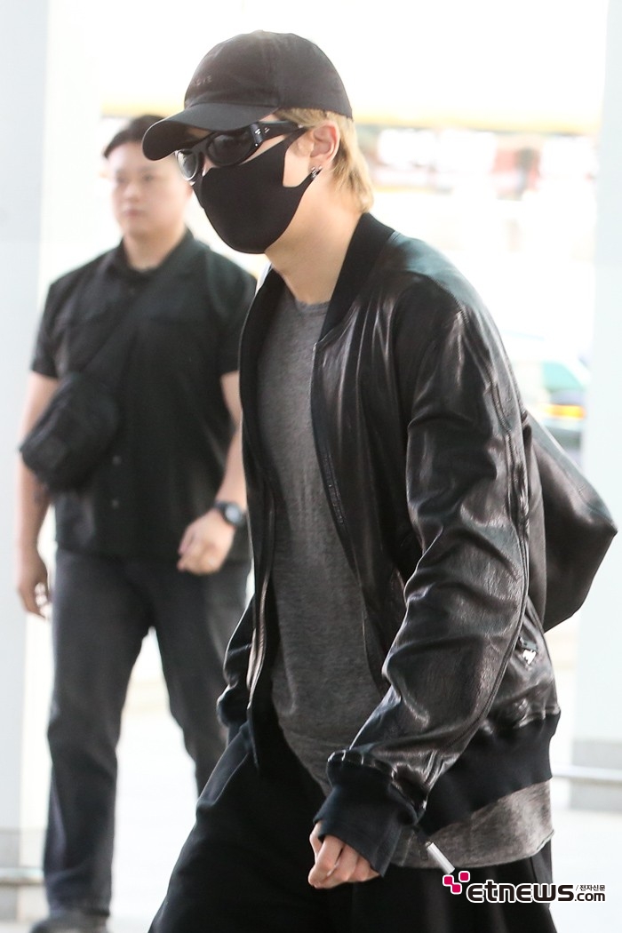 [ET포토] BTS RM, '묵묵히 지나가는 리더'