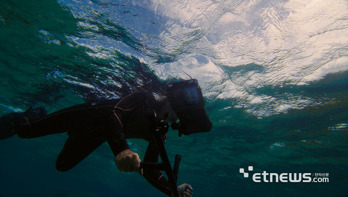 삼성전자는 갤럭시 카메라 기술을 활용한 산호초 보호 프로젝트 '코랄 인 포커스'로 국제 어워드에 연이어 수상했다고 밝혔다.