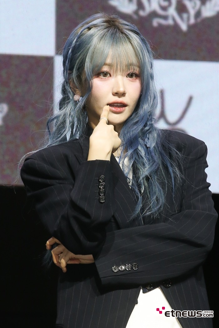 [ET포토] QWER 쵸단, '인형 그 자체'