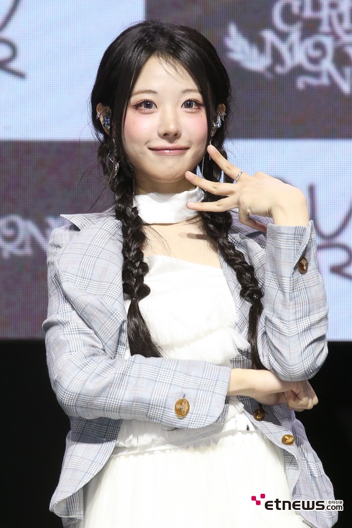 [ET포토] QWER 히나, '화이트 비주얼'