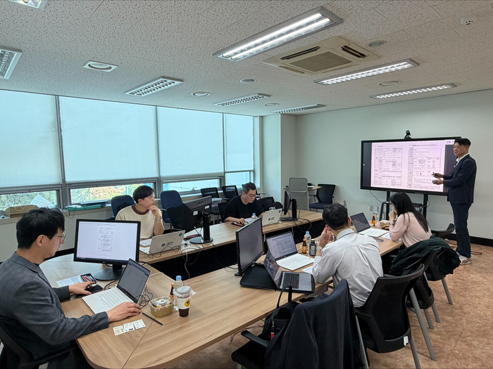 전북테크노파크(원장 이규택)는 27~28일 중소·벤처기업의 공공조달 시장 진출과 혁신제품 지정을 지원하기 위해 한국조달연구원과 연계해 혁신제품 지정을 위한 애로기업 기술교류회를 개최한다.