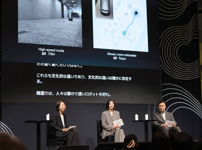 네이버는 27일 일본 도쿄 빅사이트에서 열린 테크 컨퍼런스 '스시테크 도쿄 2026(SusHi Tech Tokyo 2026)'에 참가했다. 왼쪽부터 김주희 네이버클라우드 이사, 최수연 네이버 대표, 석상옥 네이버랩스 대표가 메인 세션 대담을 진행하고 있다.