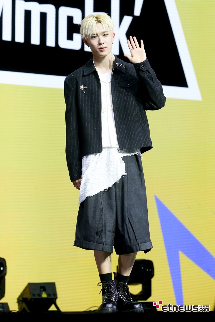 [ET포토] 넥스지 휴이, '금발의 프린스'