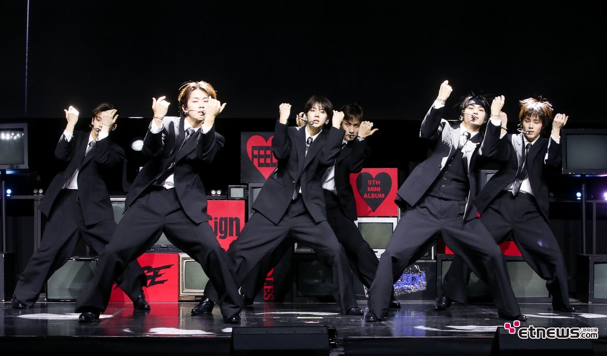 [ET포토] 82메이저, '역동적인 퍼포먼스'