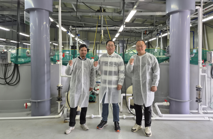 왼쪽부터 숩바 마나쉬 로위 박사, 김태호 교수, 최현수 박사.