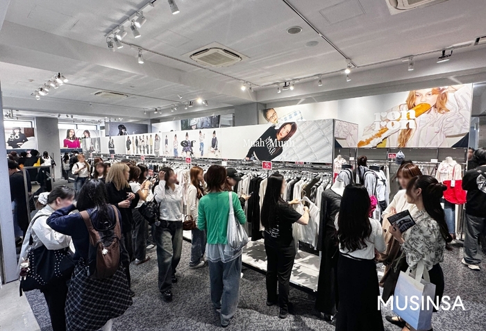 무신사는일본 도쿄에서 진행한 '2026 무신사 도쿄 팝업 스토어'에 약 7만5000명이 방문했다고 29일 밝혔다.