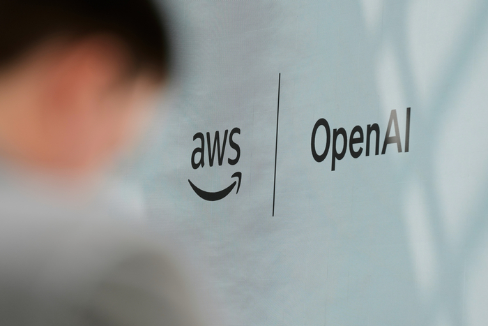 오픈AI와 아마존웹서비스(AWS).  AP/연합뉴스