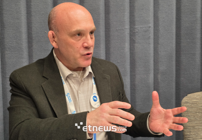 빌 위소츠키 SAS 양자시스템 수석 아키텍트가 29일(현지시간) 미국 그레이프바인 게이로드 텍산 리조트에서 열린 'SAS 이노베이트 2026'에서 전자신문과 인터뷰하고 있다. ⓒ박종진기자