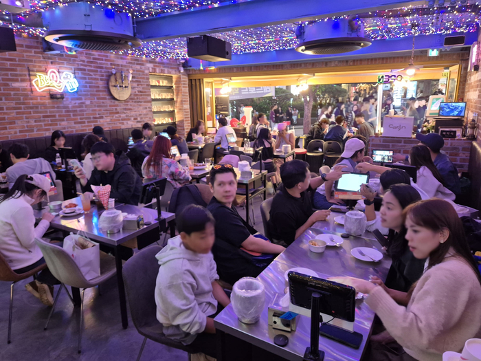 BBQ, 외국인 관광객 증가에 서울 핵심 상권 매출 34%↑