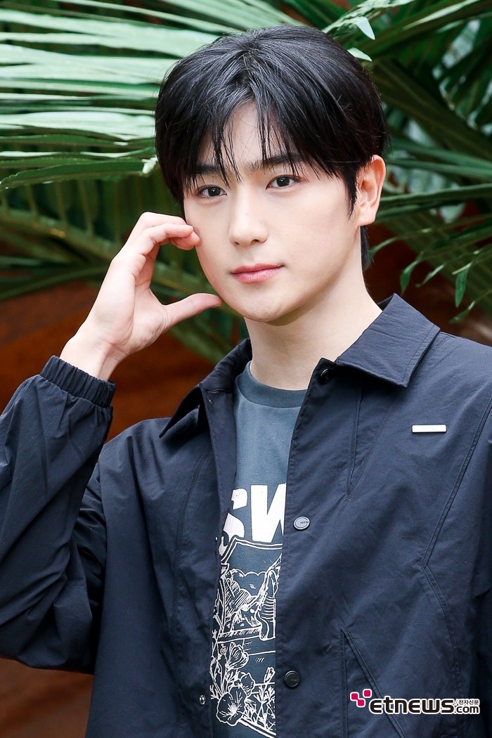 [ET포토] 더보이즈 현재, '모태 미남'