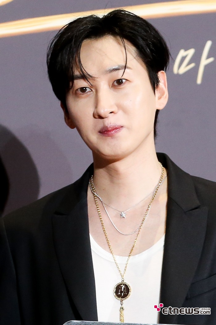[ET포토] 슈퍼주니어 은혁, '궁금한 표정'