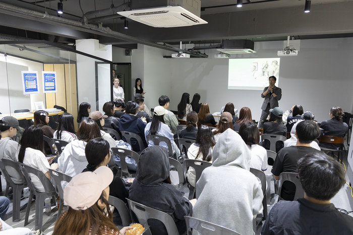 상명대는 12일 서울캠퍼스 혁신융합파크에서 외국인 유학생 정착·취업·네트워킹 프로그램을 진행했다고 12일 밝혔다.(사진=상명대)