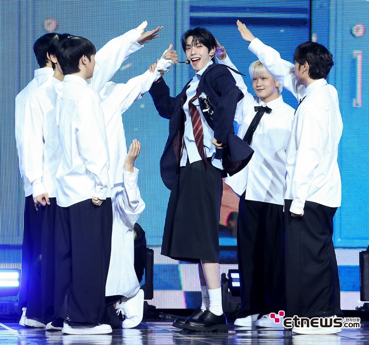 [ET포토] 플레어유 최립우, '열창은 신나게'