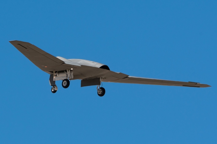 RQ-170에서 R은 Reconnaissance(정찰), Q는 Unmanned(무인)를 뜻한다. XRQ-73에서 X는 Experimental(시험용/실증용)을 뜻한다. / 엑스 @AircraftSpots
