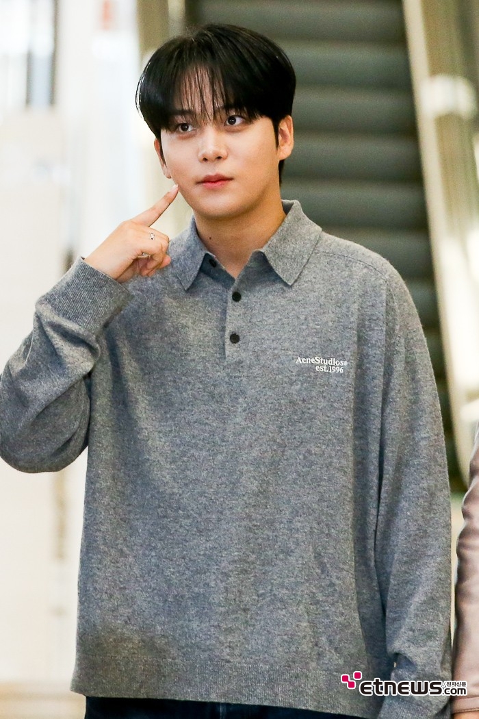 [ET포토] 에이티즈 종호, '새침하게 콕'