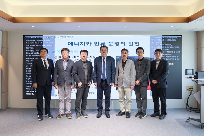 [에듀플러스]강의실의 언어 장벽을 무너뜨리다... 광운대, AI 실시간 다국... - 뉴스 썸네일 이미지
