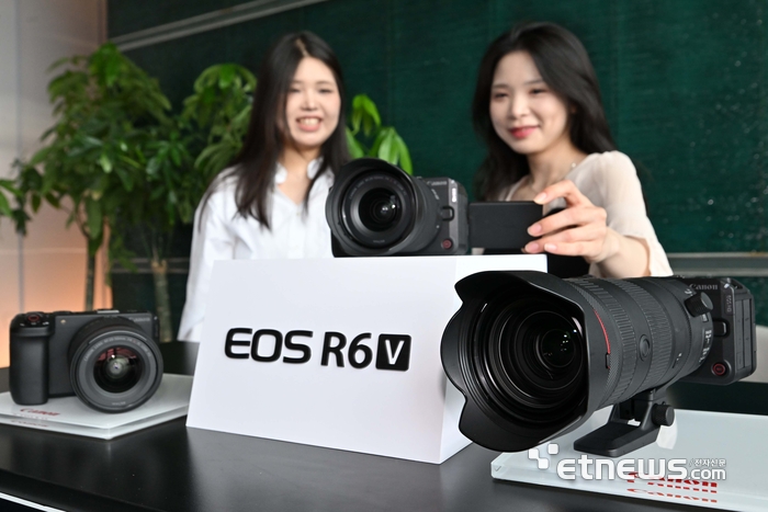 [포토] 캐논의 신제품 미러리스 'EOS R6V'