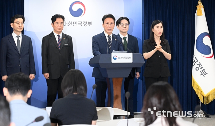 [포토] 삼성전자 파업 관련 대국민 담화 발표하는 김민석 총리