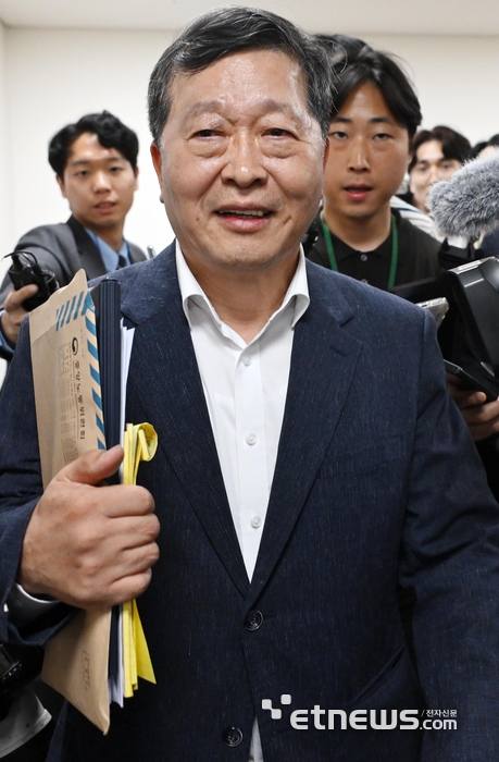 [포토] 이동하는 박수근 중노위원장
