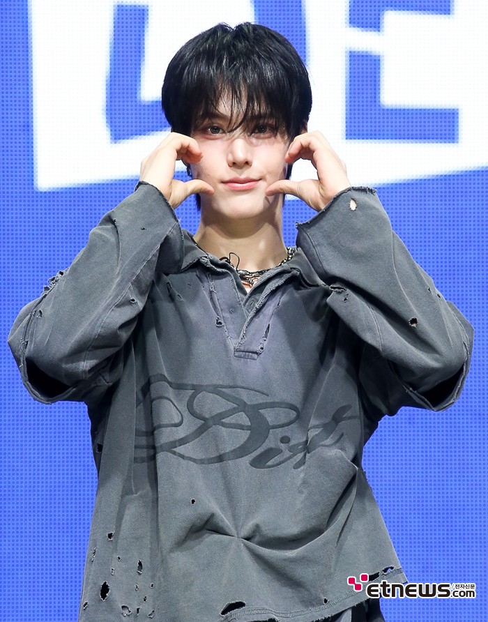 [ET포토] 싸이커스 진식, '현기증 나는 눈맞춤'