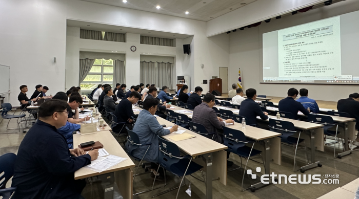 포항테크노파크가 최근 '철강산업 위기 극복을 위한 맞춤형 지원사업'선정기업을 대상으로 간담회를 열었다.