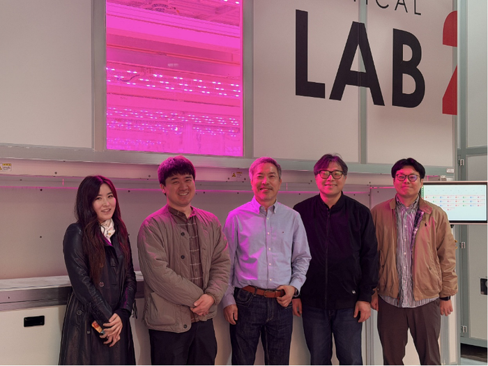 왼쪽부터  G사이언스파크 김윤기 선임, 홍주표 선임, 이종명 실장, LG전자 하태규 책임, LG사이언스파크 문준영 책임