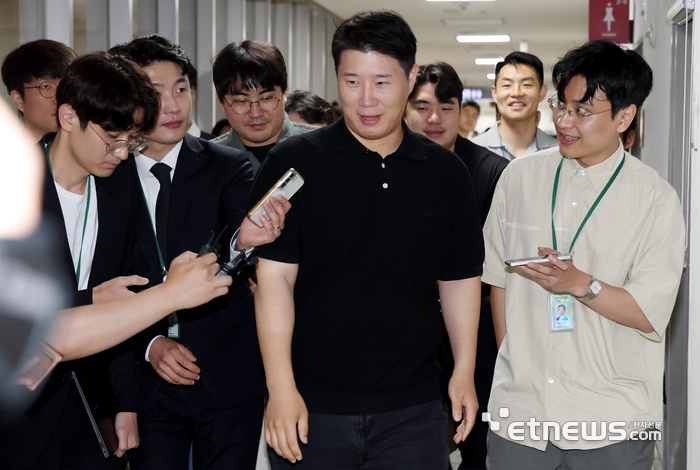 [포토] 질문 받는 최승호 위원장