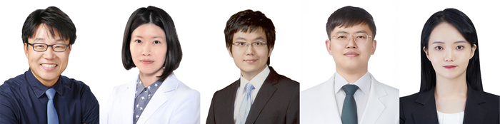 왼쪽부터 박한수 교수(교신저자), 이마리아 교수(교신저자), 민경찬 GIST 의생명공학과 박사(공동 제1저자, 중앙대학교 의과대학 비뇨의학교실 조교수·중앙대학교 비뇨의학과 조교수), 김세익 서울대학교병원 산부인과 교수(공동 제1저자), 이민지 GIST 의생명공학과 박사과정생(공동 제1저자).