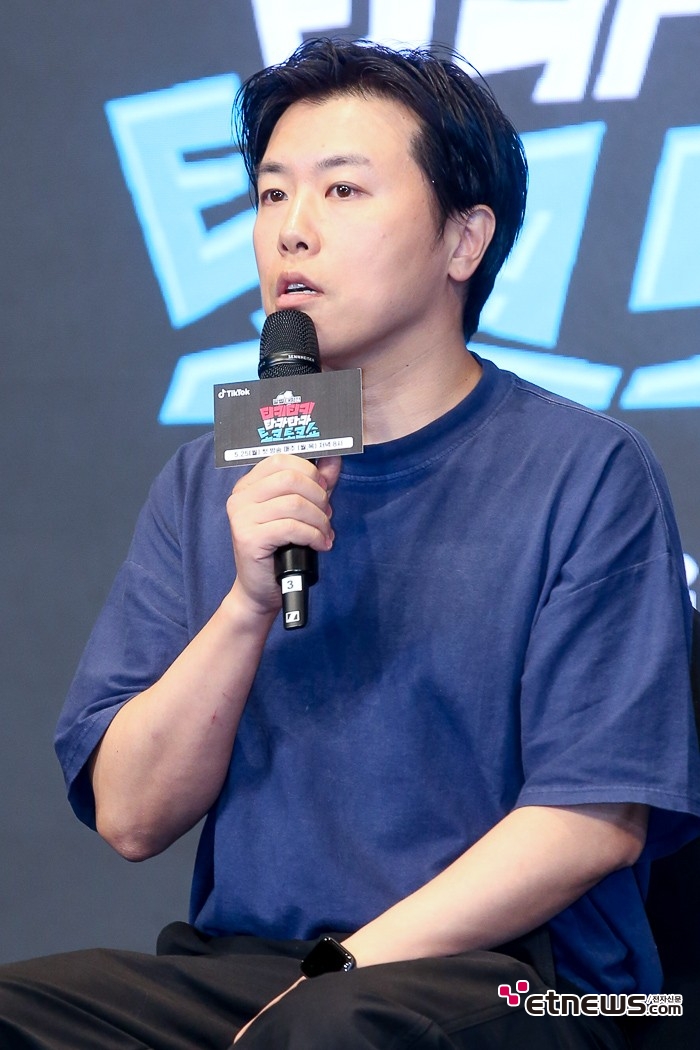 [ET포토] 김동욱, '티키티키타카타카 토크쇼 연출가'