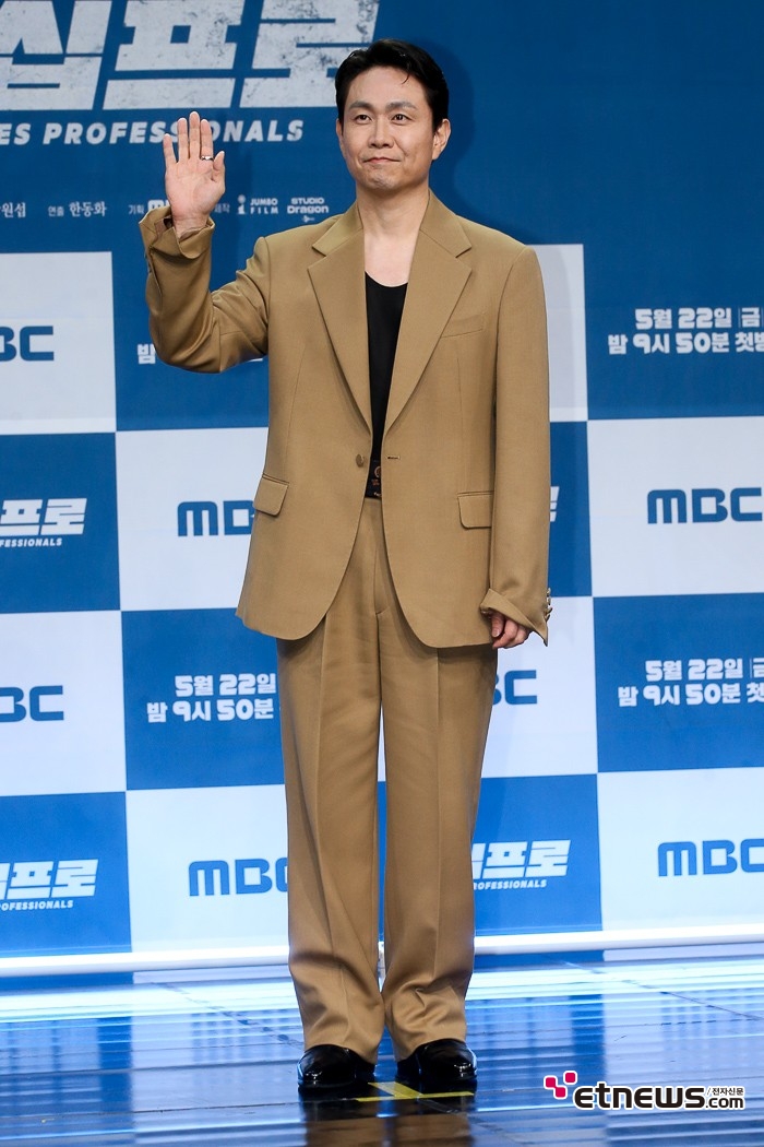 [ET포토] 오정세, '인사는 반듯하게'