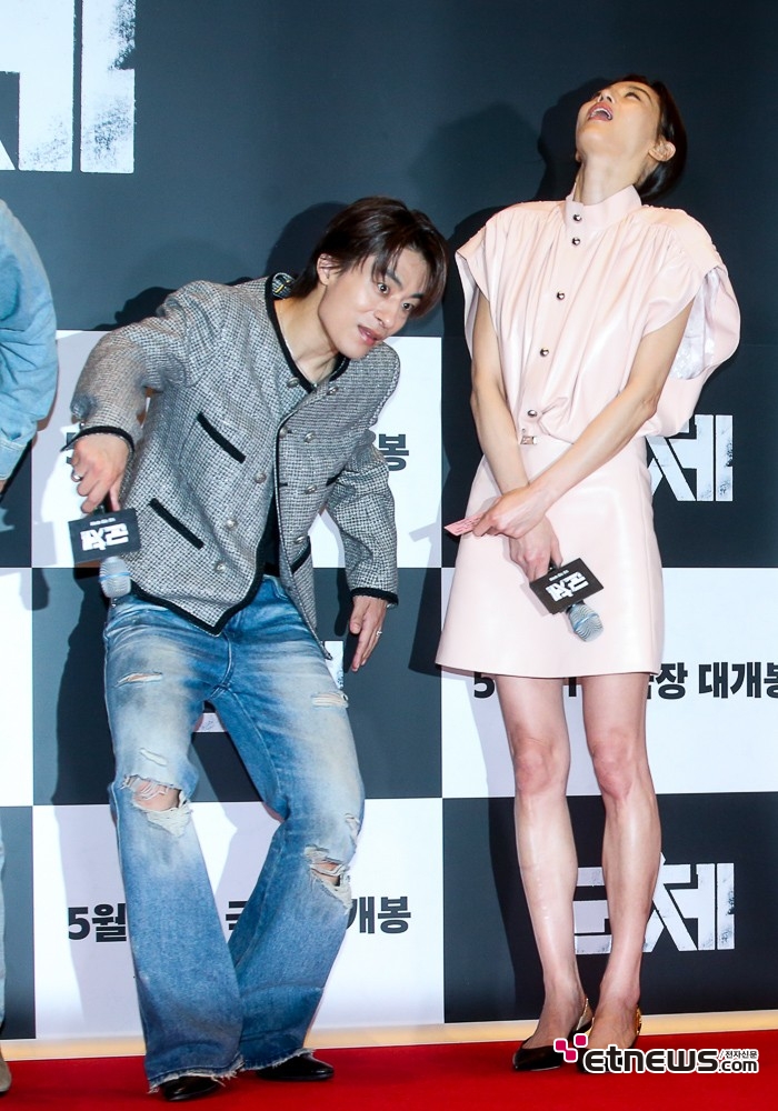 [ET포토] 구교환-전지현, '갑자기 좀비가 된다면'