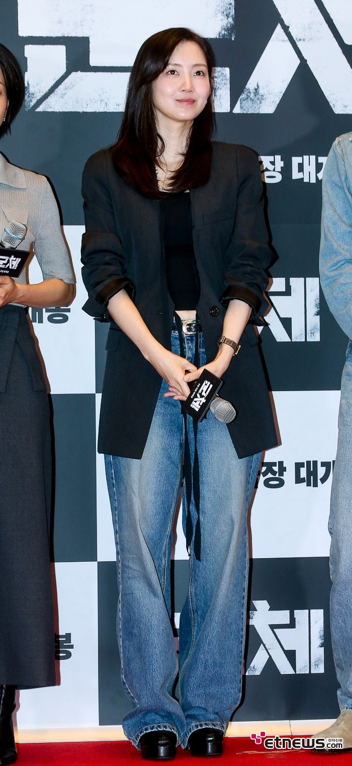 [ET포토] 신현빈, '어두운 영화관 밝히는 아름다움'