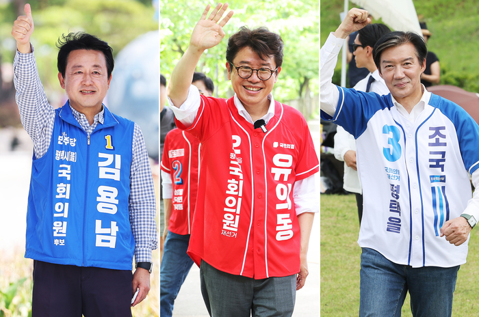 경기 평택을 국회의원 재·보궐선거에 출마한 더불어민주당 김용남(왼쪽부터), 국민의힘 유의동, 조국혁신당 조국 후보가 경기도 평택시에서 시민들에게 인사하고 있다. 연합뉴스