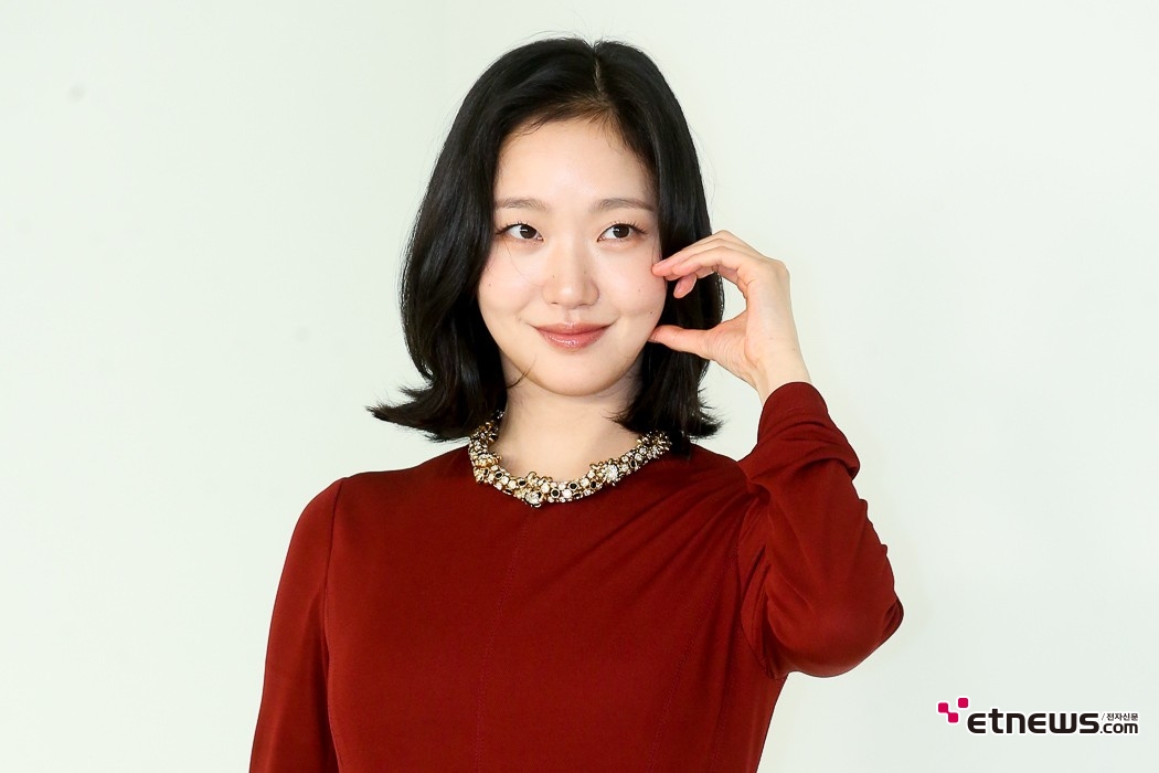 [ET포토] 김고은, '과일 향기나는 하트'