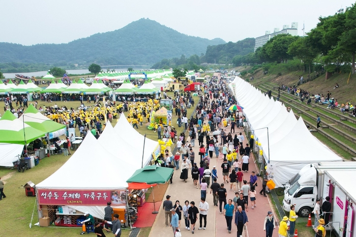 홍어판매, 나주들애찬 한우 직영판매장, 구이존, 로컬푸드 판매장, 푸드트럭 등을 비롯한 다양한 미식 부스와 체험 콘텐츠들이 많은 관람객들의 눈길을 사로잡았다.