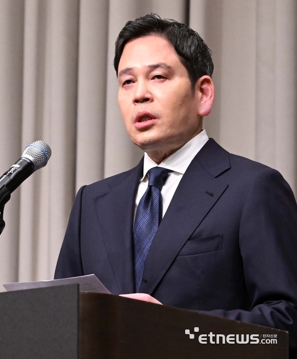 [포토] 스타벅스 '탱크데이' 논란 사과문 발표하는 정용진 신세계그룹 회장