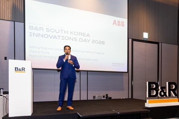 동남아시아 지역 총괄 전무(Regional Managing Director - S&E Asia) 잔카르 두타(Jhankar Dutta)는 아시아·태평양 지역 사업 전략을 소개하고 있다. (제공: B&R 산업자동화 코리아)