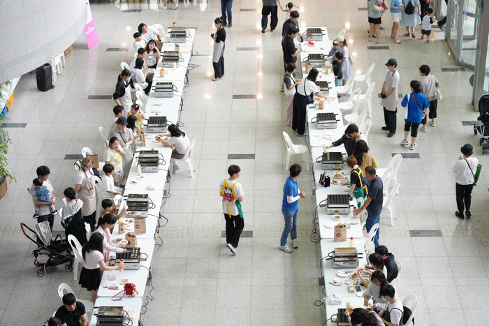 천안 '빵지순례 빵빵데이' 베이킹 체험 신청 인기...전국 경쟁률 19대 1 기... - 뉴스 썸네일 이미지
