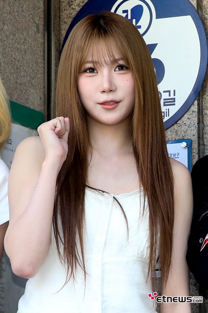 [ET포토] 이프아이 태린, '소중한 한표 행사'