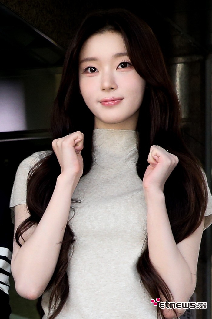 [ET포토] 이프아이 카시아, '투표하면 기분도 좋아져요'