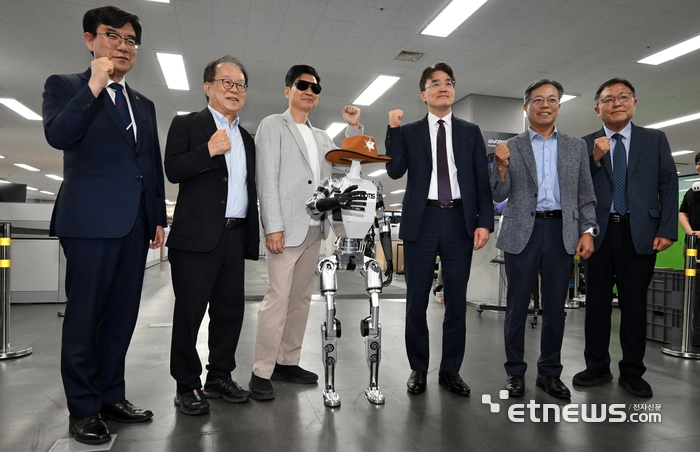 [포토] AI 로봇 M.AX 얼라이언스 컨퍼런스