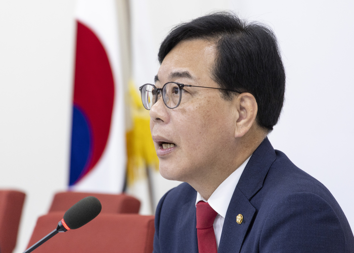 국민의힘 송언석 공동선거대책위원장이 29일 국회에서 현안 관련 기자간담회에서 발언하고 있다. 연합뉴스