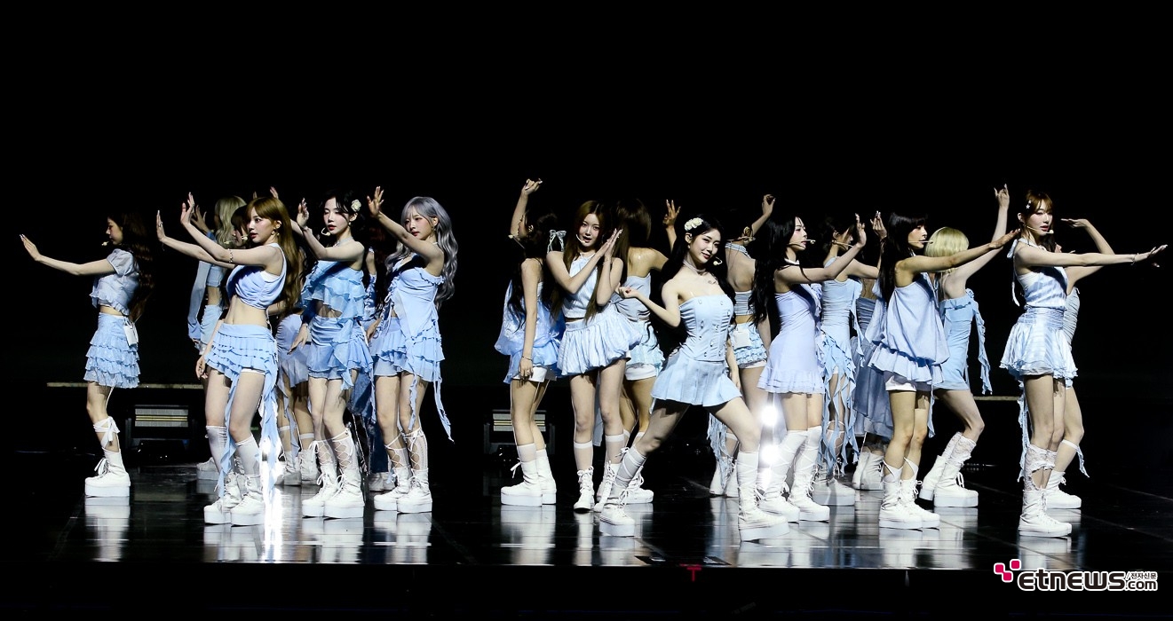 [ET포토] 트리플에스, '블루 엔젤~'