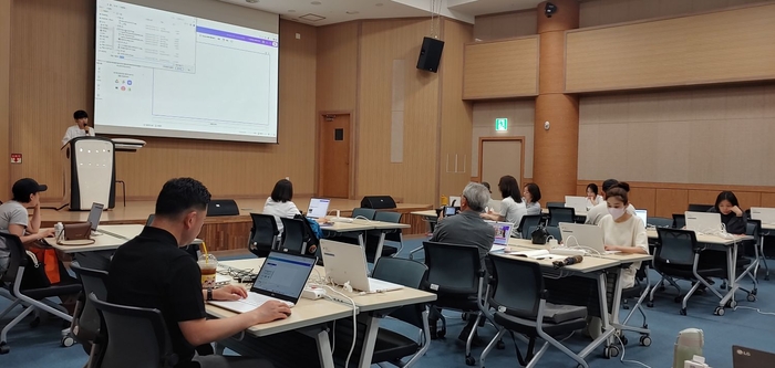 “AI 어렵지 않아요”…국립광주과학관, 성인 대상 AI 교육프로그램 성황리 마무리