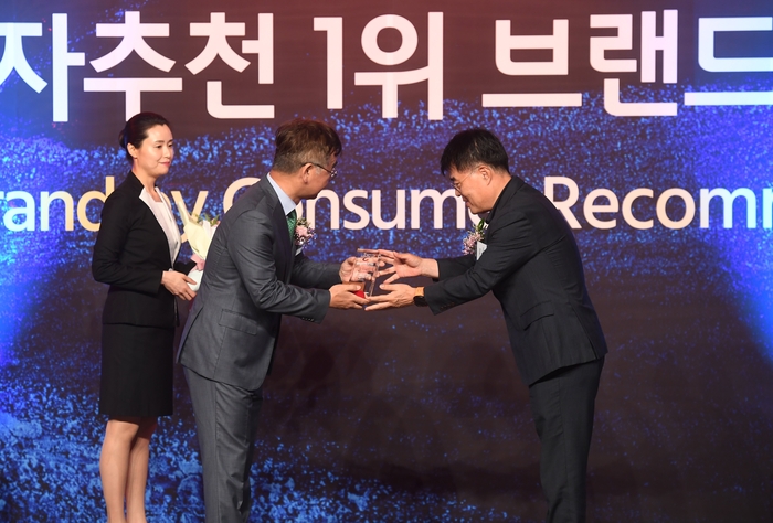 KT엠모바일, 소비자추천 1위 브랜드 대상 4년 연속 수상